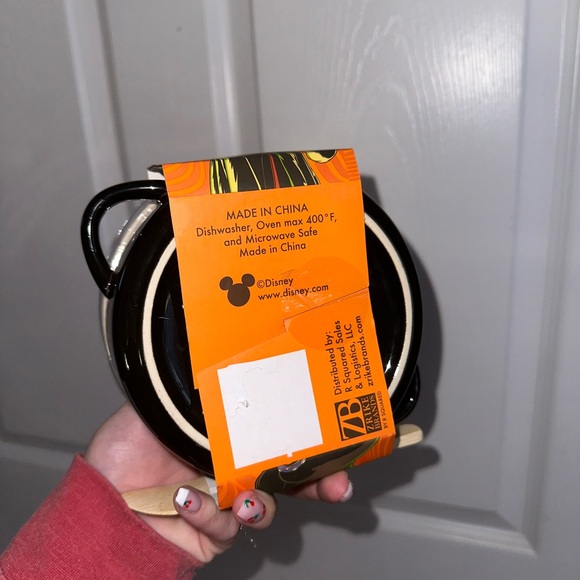 🆕 Disney Villains Brie Baker - Picture 3 of 3